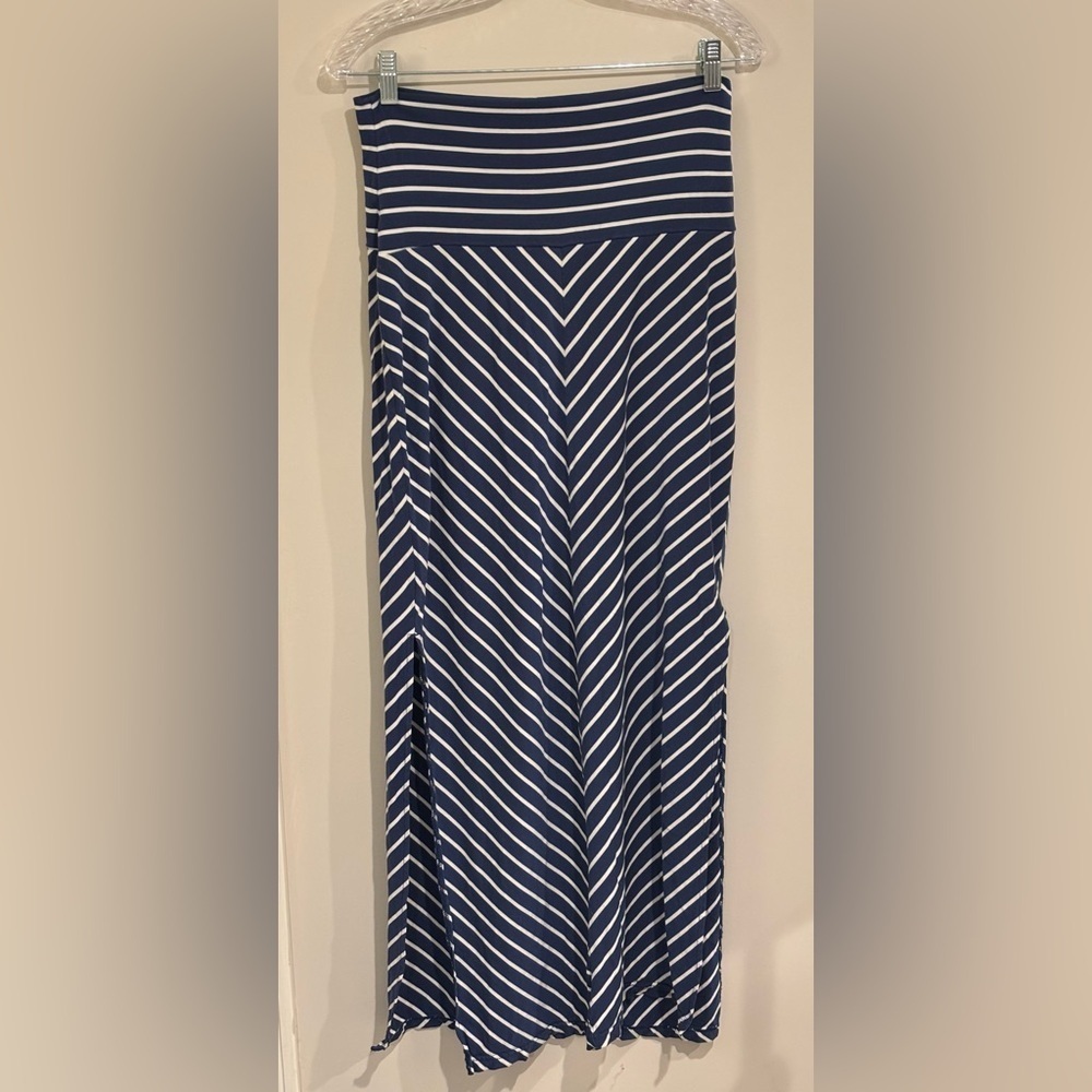 Athleta Navy and White Chevron Maxi Skirt